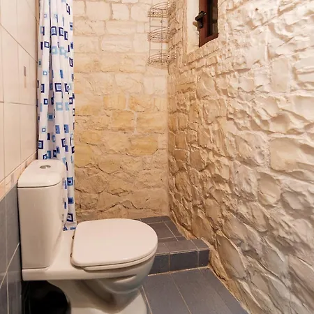 Traditional Stone House With Terrace & Ping Pong * Varypatádes