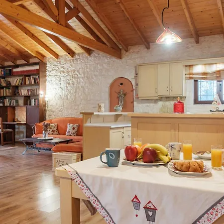 Casa vacanze Traditional Stone House With Terrace & Ping Pong
