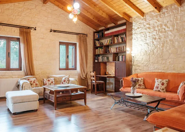 Vakantiehuis Traditional Stone House With Terrace & Ping Pong