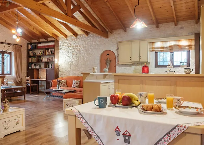 Vakantiehuis Traditional Stone House With Terrace & Ping Pong