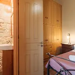 Casa vacanze Traditional Stone House With Terrace & Ping Pong *