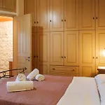 Casa vacanze Traditional Stone House With Terrace & Ping Pong