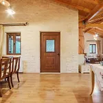 Traditional Stone House With Terrace & Ping Pong Casa vacanze Varypatádes