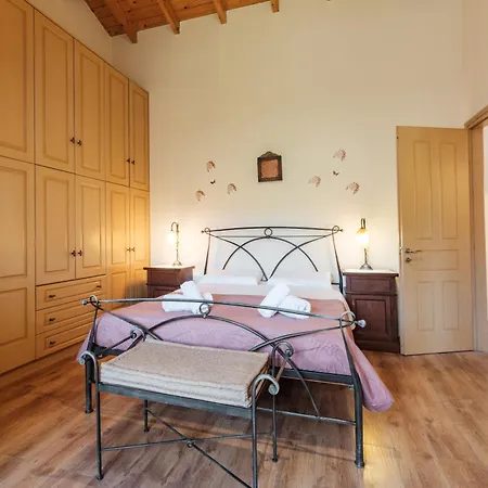 Ferienhaus Traditional Stone House With Terrace & Ping Pong *