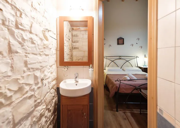 Traditional Stone House With Terrace & Ping Pong Ferienhaus Varypatádes