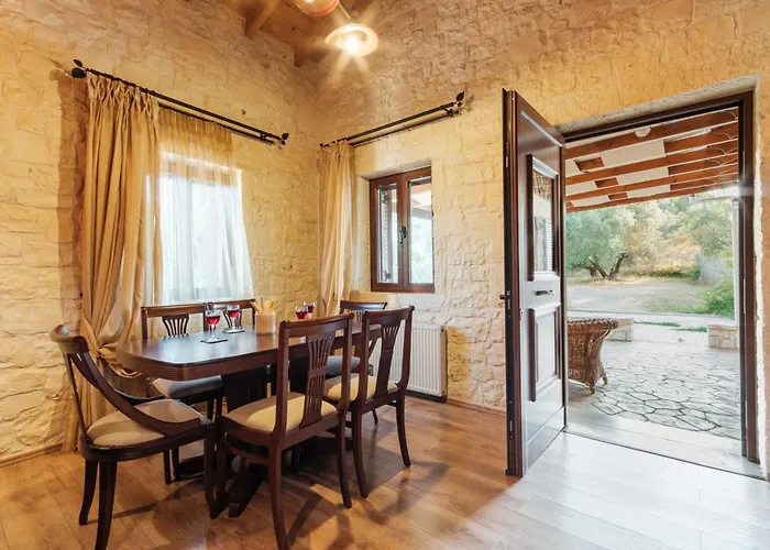 Ferienhaus Traditional Stone House With Terrace & Ping Pong