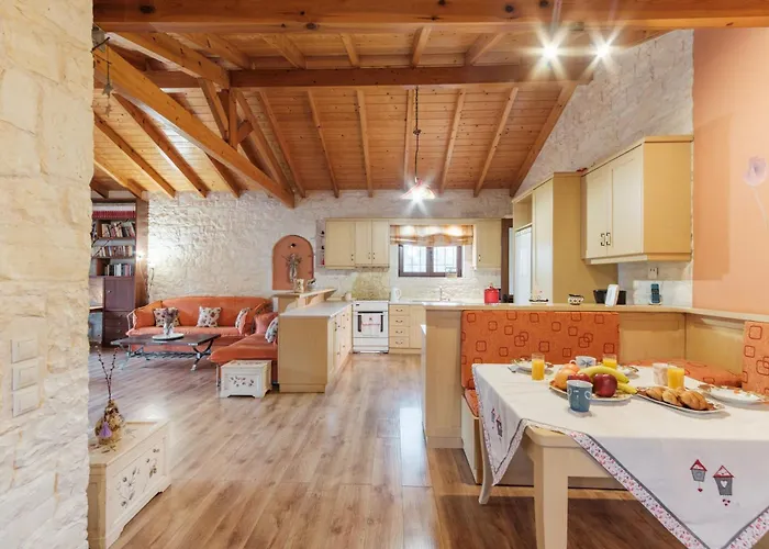 Ferienhaus Traditional Stone House With Terrace & Ping Pong *